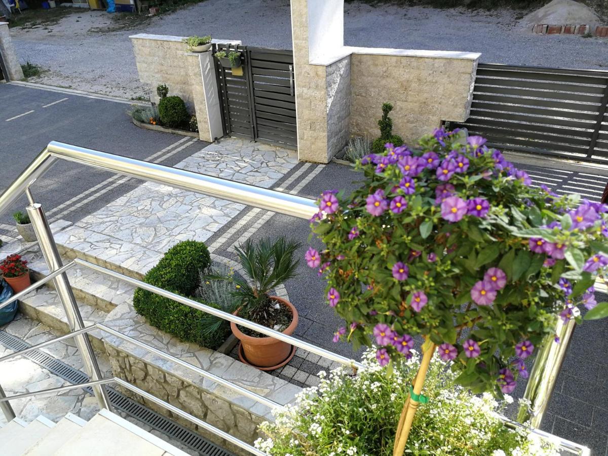 Apartmani Ban Omišalj Exterior foto